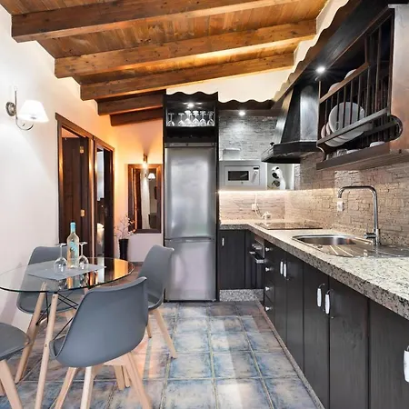 Daire Atico Miranda *